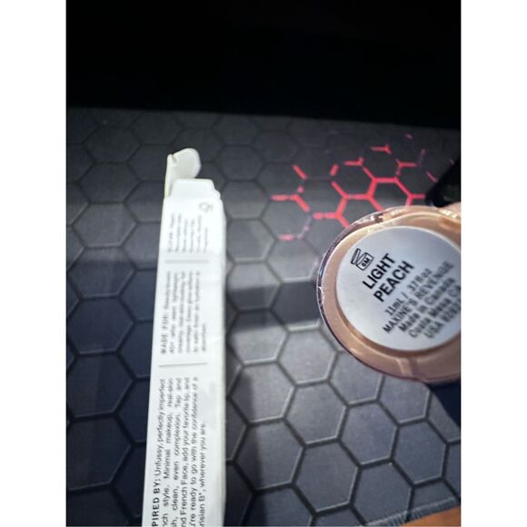 Maxine’s Revenge FRENCH FACE Concealer Concentrate - Color: light peach - Picture 5 of 6